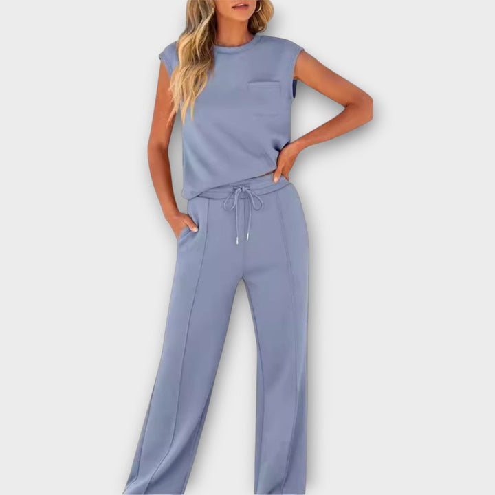 Sleeveless top and pants set with drawstring