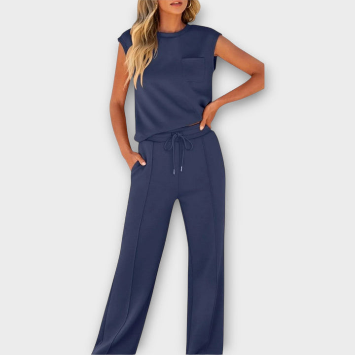 Sleeveless top and pants set with drawstring