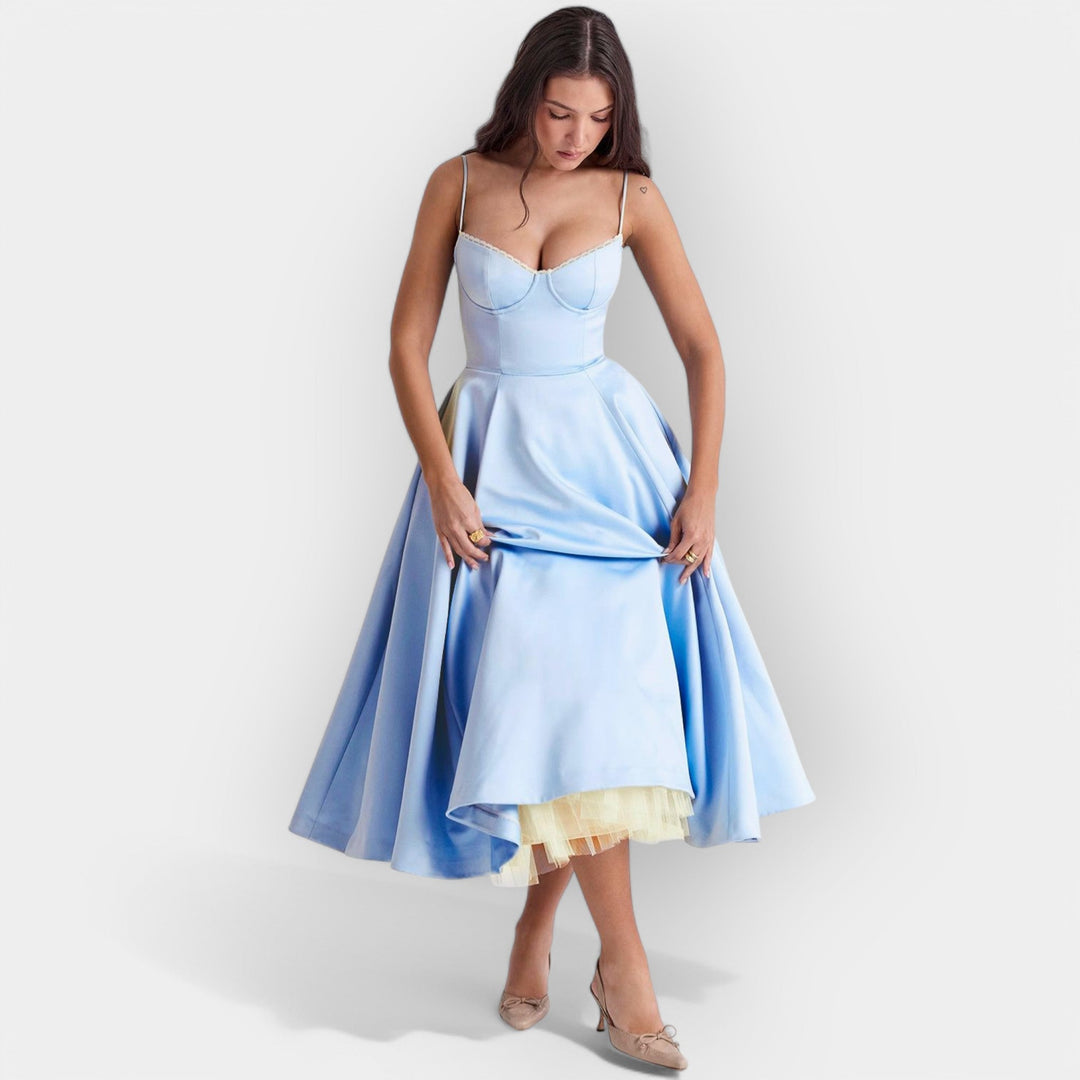 Elegant Midi Dress with Stylish Line